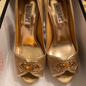 Tan/Gold Badly Mischka Mp2005 Formslag Platforms